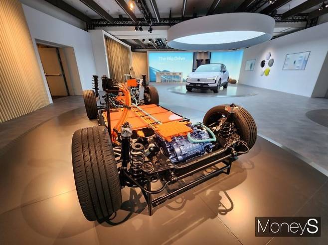 볼보자동차의 소형 전기SUV EX30. 국내 출시 버전은 LFP 대신 NCM배터리가 탑재된다.  /사진=박찬규 기자