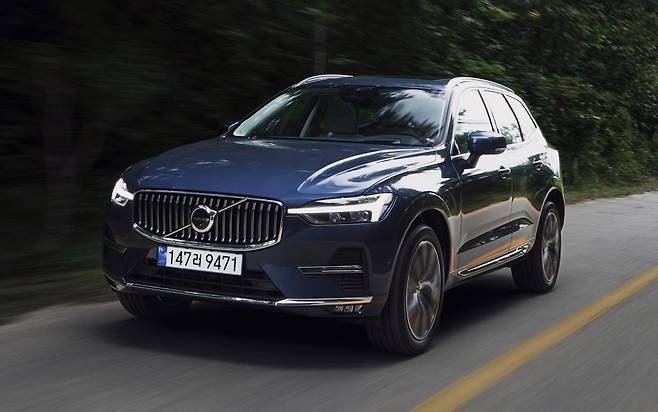 볼보 XC60은 미국 고속도로안전보험협회(IIHS)가 최근 발표한 충돌 테스트 평가에서 신규 추가된 정면 테스트를 포함한 전 
항목에서 유일하게 가장 우수한 G(Good) 등급을 획득하며 안전성을 입증했다. 사진제공｜볼보자동차코리아