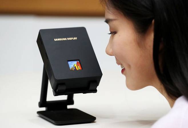 삼성디스플레이는 'CES 2024'에서 RGB OLEDoS를 최초로 선보인다.ⓒ삼성디스플레이