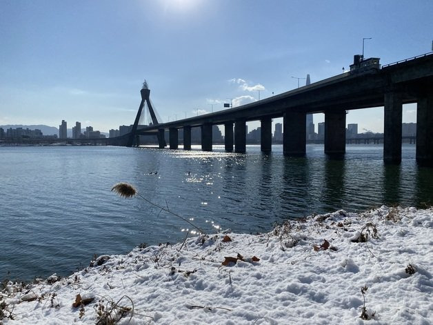 7일 오전 서울 광진구 올림픽대교 인근 한강공원 모습. 2024.1.7/뉴스1 ⓒ News1