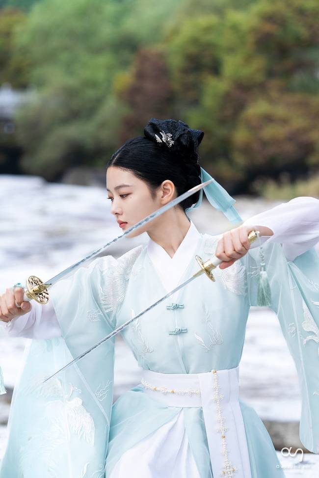 사진=어썸이엔티, SBS ‘마이 데몬’ 제공