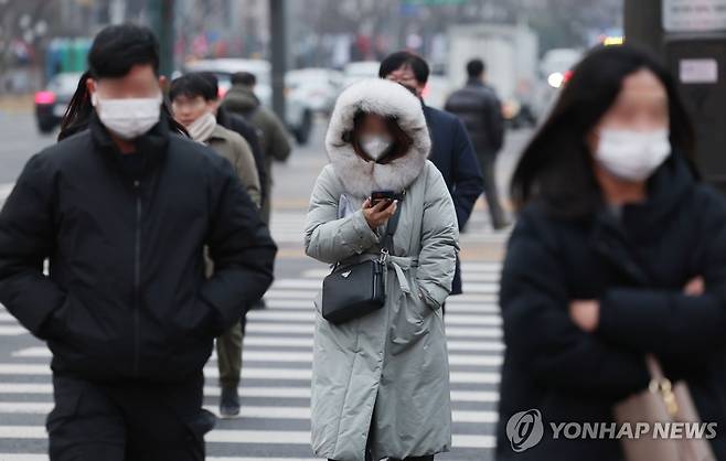 반짝 추위 다가온 서울 [연합뉴스 자료사진]