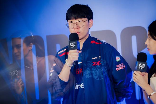 징동 게이밍 원거리 딜러 '룰러' 박재혁. 박재혁은 6일 열린 데마시아 컵 결승전 중계방송에서 완전히 배제됐다.