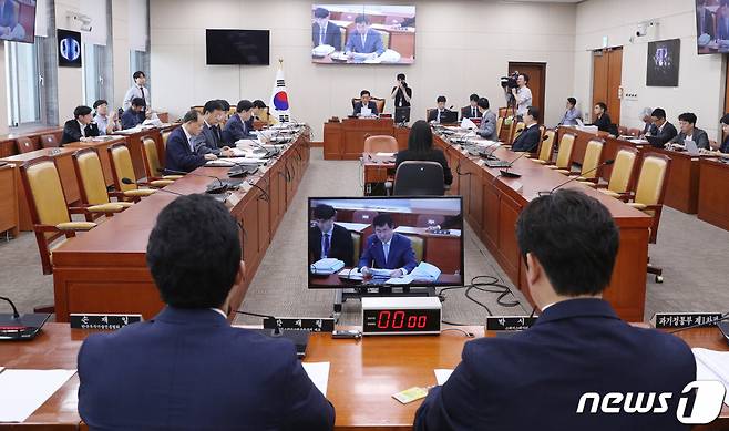 조승래 국회 과방위 안조위원장이 19일 서울 여의도 국회에서 열린 과학기술정보방송통신위원회 안건조정위원회를 주재하고 있다. 2023.9.19/사진=뉴스1