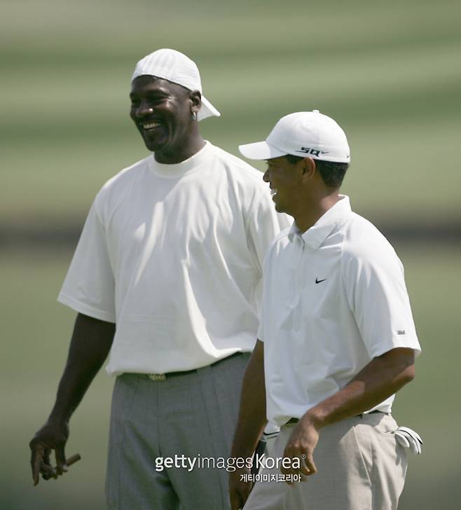 2007년 프로암 대회에 나선 마이클 조던과 타이거 우즈. 게티이미지