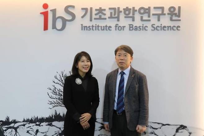 차미영(왼쪽) CI와 노도영 IBS 원장.[IBS 제공]