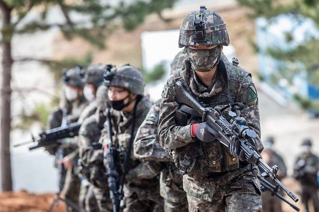 육군 53보병사단이 훈련을 실시하고 있다. 육군 53보병사단 제공