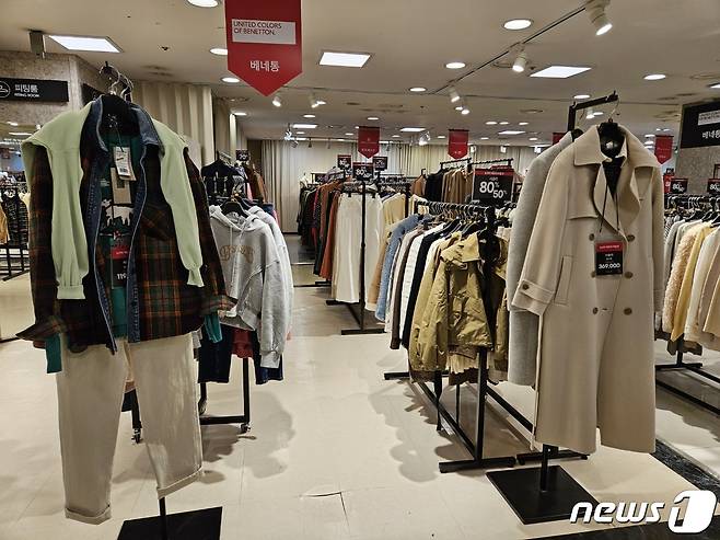 뉴코아 팩토리아울렛 광명점 내부 모습.ⓒ 뉴스1/김진희 기자.