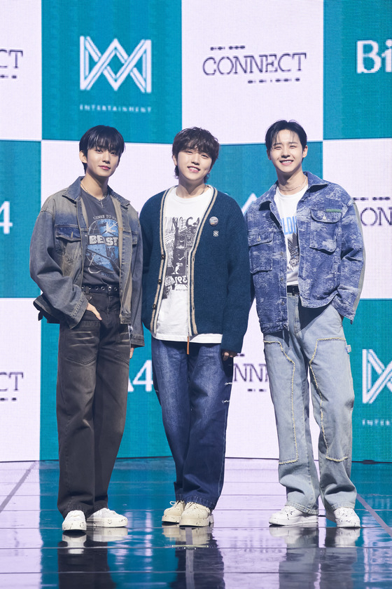 Boy band B1A4 dropped its eighth EP ″Connect″ on Monday. [WM ENTERTAINMENT]