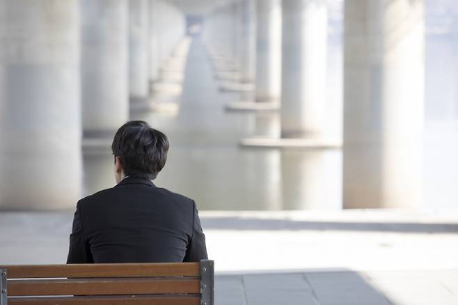 지난해 11월 고용률이 역대 최고치를 기록하며 33개월째 증가세를 보였다. 하지만 일각에서는 취업 성공에 초점을 두고 취업만을 강조하는 기조가 계속되는 것에 대해 우려의 목소리가 나온다. /사진=이미지투데이