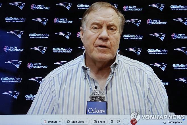 시즌이 끝난 뒤 거취에 대한 질문에 답하는 빌 벨리칙 감독 [AFP/게티이미지=연합뉴스]