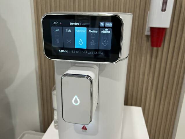 세라젬이 'CES 2024'에서 선보인 정수기형 의료기기 '밸런스워터' (사진=세라젬)