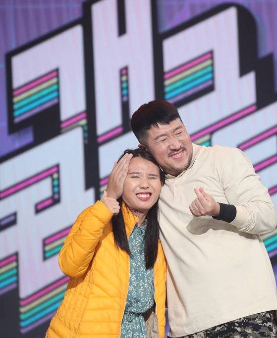 부활한 KBS 개그콘서트에 신설된 코너 ‘니퉁의 인간극장’의 한 장면. [뉴스1]