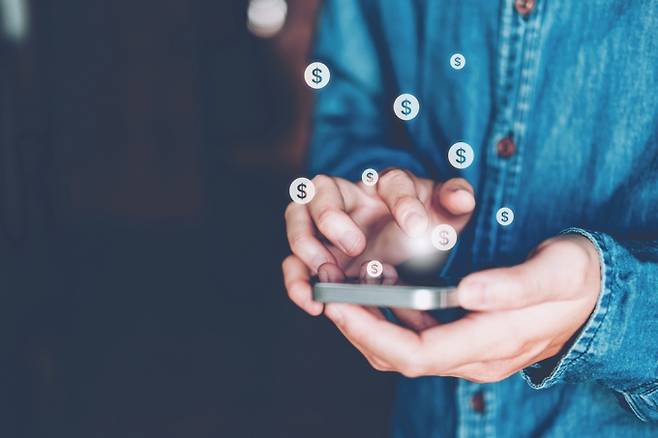 금융지주 계열 증권사들의 MTS 경쟁이 치열하다./사진=이미지투데이