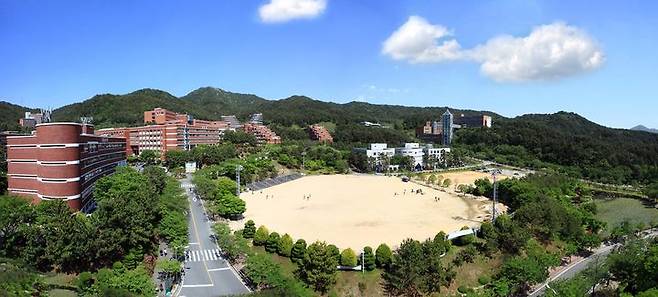 [부산=뉴시스] 부산 사상구 신라대학교 *재판매 및 DB 금지