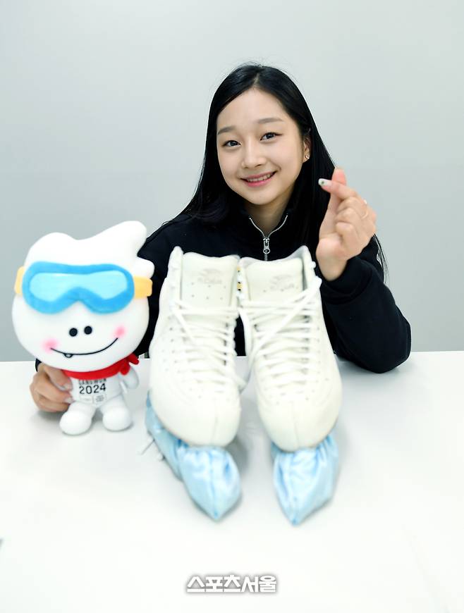 피겨스케이팅 선수 신지아. 서울 강남구 역삼동 올댓스포츠. 2024. 1. 10.  박진업 기자 upandup@sportsseoul.com