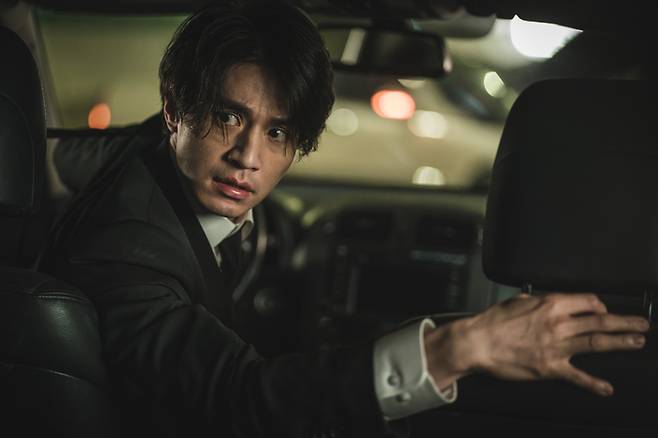 ‘킬러들의 쇼핑몰’ 이동욱 스틸컷. 사진ㅣ디즈니플러스