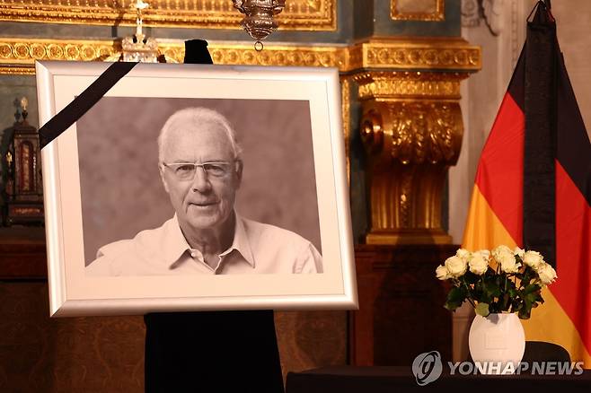 프란츠 베켄바워의 영정 [EPA 연합뉴스 자료사진. 재판매 및 DB 금지]