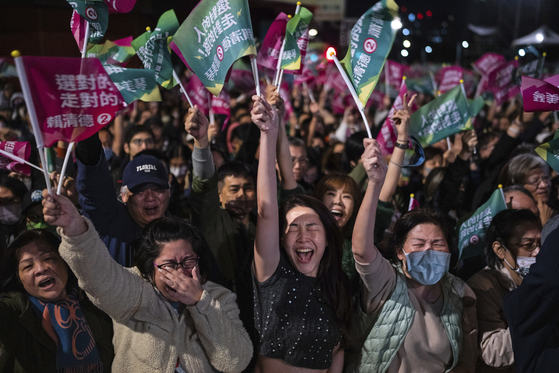 라이칭더 대만 총통 당선인에 환호하는 지지자들 〈사진=연합뉴스=AP〉