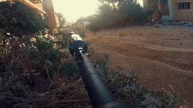 알카삼 여단이 지난해 10월 가자 지구에서 무장 대원들이 ‘야신 105’ 미사일을 사용하는 모습이라며 공개한 영상