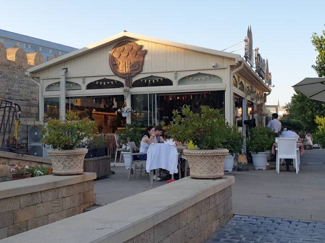 ▲ 구시가지 내 카페