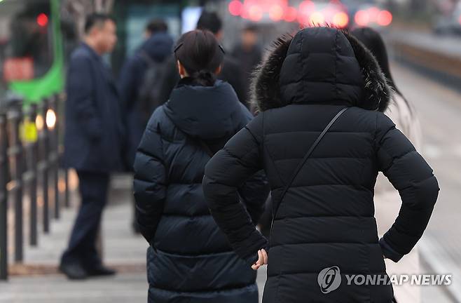 추운 출근길 [연합뉴스 자료사진]