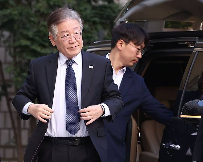 더불어민주당 이재명 대표가 서울 서초구 서울중앙지법에서 열린 '대장동 배임·성남FC 뇌물' 관련 1심 5회 공판에 출석하고 있다. 2023.11.7/뉴스1