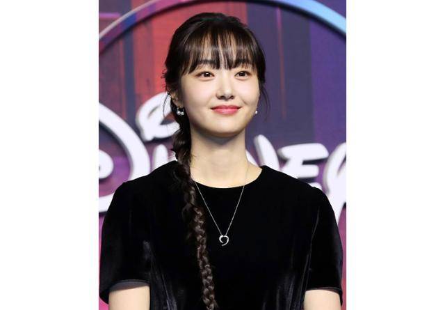 배우 김혜준이 15일 오전 서울 여의도 콘래드 서울에서 열린 디즈니플러스 오리지널 시리즈 '킬러들의 쇼핑몰' 제작발표회에서 포즈를 취하고 있다. 뉴시스