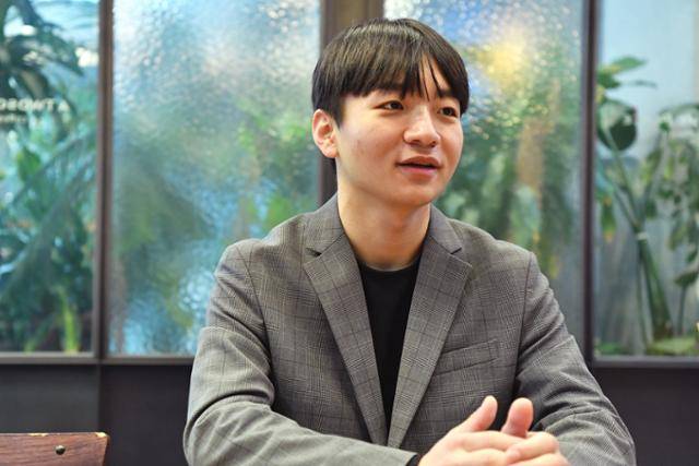 의학계열 대신 이공계열 진학을 선택한 카이스트 재학생 김성원씨가 5일 서울 중구의 한 카페에서 한국일보와 인터뷰하고 있다. 김예원 인턴기자