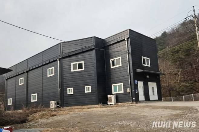 경기도 남양주시 와부읍에 위치한 한 마을회관. 이곳은 창고로 사용한다는 의혹이 제기되고 있다.&nbsp;