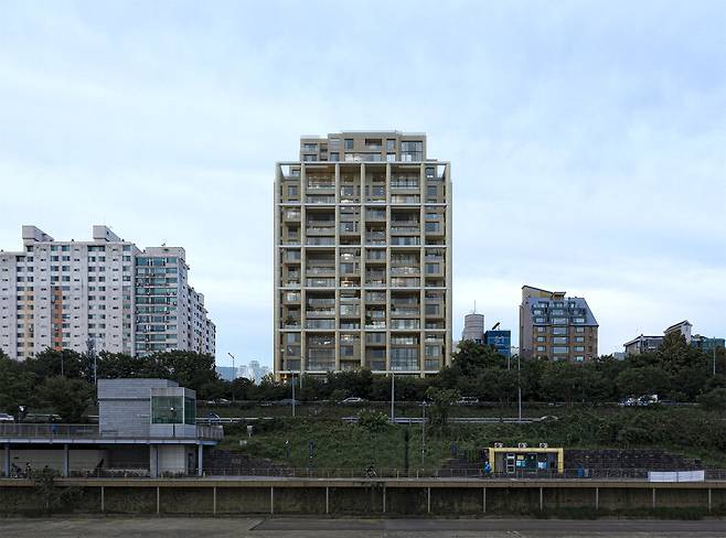 이달 입주를 시작한 초고가 주택 '에테르노 청담'.  넥스플랜