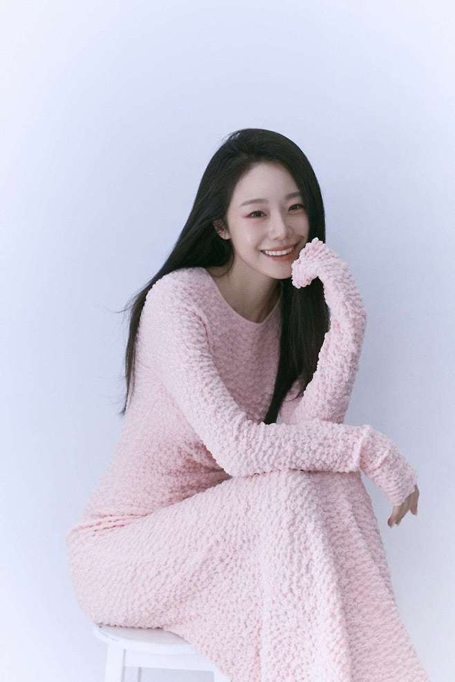 사진=이시원, 이엘미디어 제공