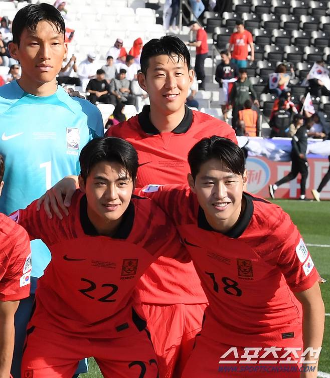 15일(현지시간) 카타르 도하 자심 빈 하마드 스타디움에서 열린 2023 아시아축구연맹(AFC) 카타르 아시안컵 대한민국과 바레인의 경기. 손흥민과 이강인이 미소 짓고 있다. 도하(카타르)=박재만 기자 pjm@sportschosun.com/2023.01.15/