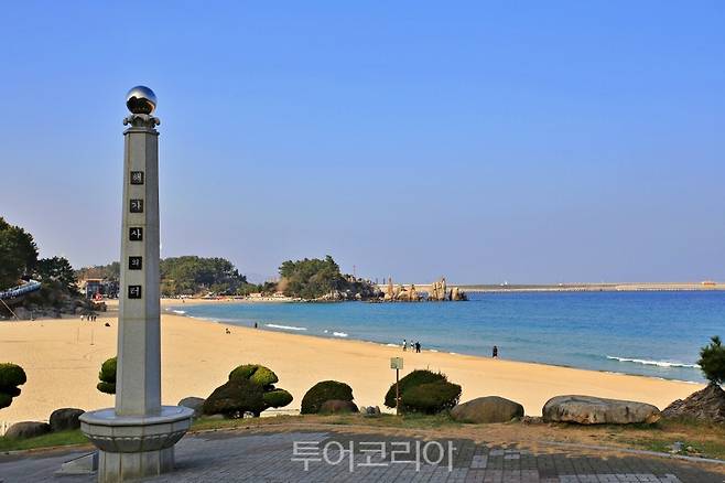 &nbsp; 증산해변 인근에 위치한 해가사의터ⓒ김수진 여행작가
