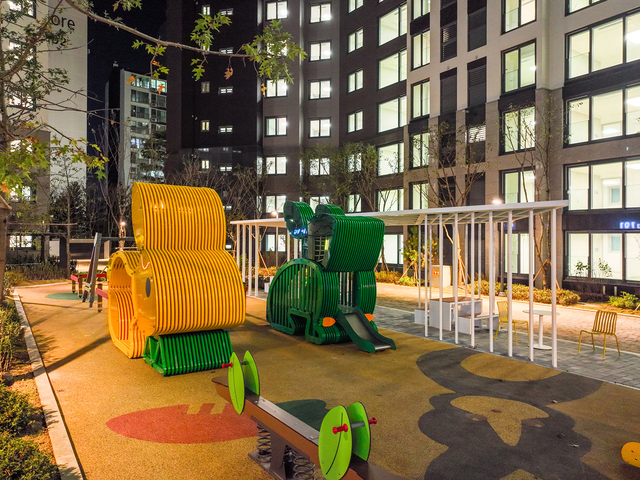 서울 서대문구 홍은동 '힐스테이트 홍은 포레스트'에 3D프린팅 기술로 구현한'토끼 놀이터'. 현대건설 제공