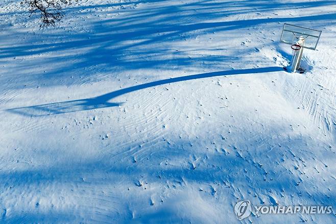 미국 아이오와주의 농구장에 눈이 쌓인 모습 [AFP=연합뉴스. 재판매 및 DB 금지]