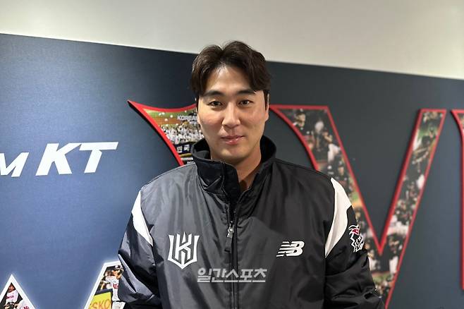 KT 점퍼를 입은 우규민. 수원=IS포토