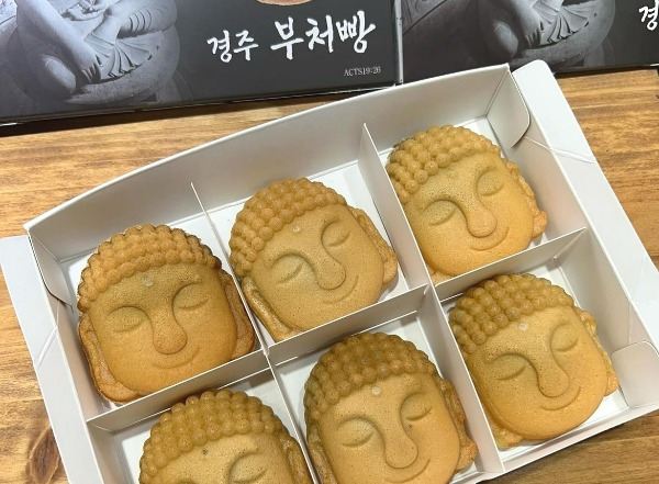 석굴암 불상을 본떠 만든 모양의 부처빵 모습. /사진=부처빵 가게 공식 인스타그램 캡처