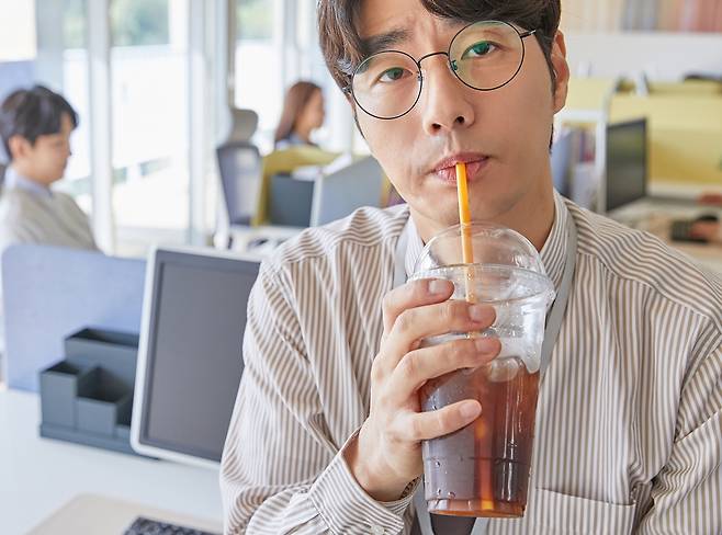 빈속에 마시는 모닝커피는 위장질환을 유발하고, 과도한 각성 효과를 부를 수 있다./사진=게티이미지뱅크