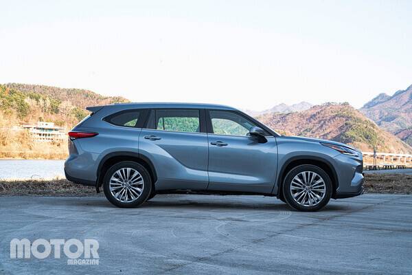 토요타 하이랜더&nbsp; 사진 모터매거진 최재혁 기자