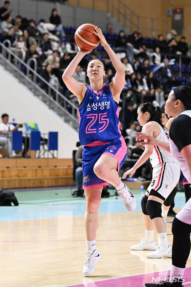 [서울=뉴시스]여자농구 용인 삼성생명 배혜윤 (사진 = WKBL 제공)