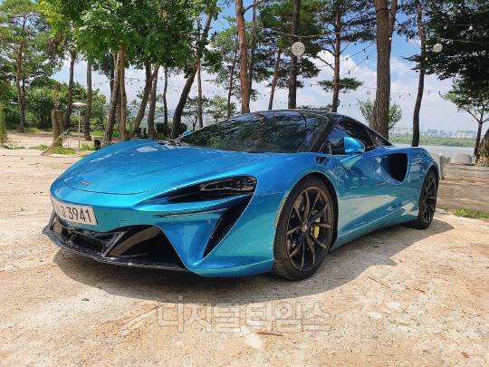 맥라렌 아투라.