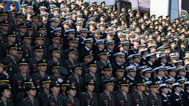 지난해 2월 28일 충북 괴산군 육군학생군사학교에서 '2023 학군장교 통합임관식'이 열리고 있다. 괴산=연합뉴스