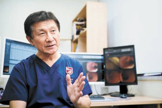 박종재 이사장은 “속쓰림·소화불량 같은 소화기 증상이 있다면 위 내시경 검사를 받아보는 것이 좋다”고 말했다. 인성욱 객원기자