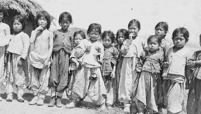 가난한 어린이들(1904년). [미국 헌팅턴도서관(잭 런던 촬영)]