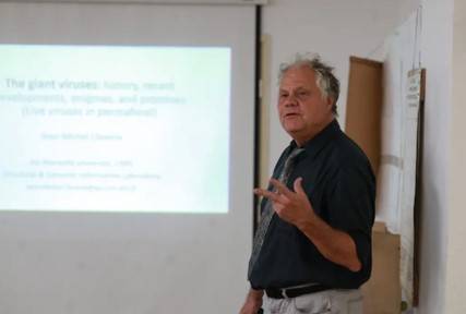 유전학자 장 미셸 클라베리 박사는 "메투셀라라는 좀비 바이러스는 인류가 반드시 대비해야 하는 실질적인 위협"이라고 말했다.[클라베리 박사 사진= 뉴욕포스트 ]