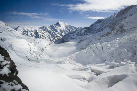 지구 온난화가 지금 추세라면 2050년 알프스 빙하의 절반이 사라질 것으로 예측됐다. 사진은 알프스 빙하
아이클릭아트 제공