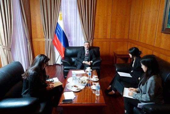 게오르기 지노비예프 주한 러시아대사가 19일 서울 서소문로 러시아 대사관에서 중앙일보와 인터뷰했다. 우상조 기자.