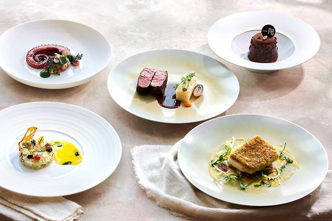 호텔 나루 서울 엠갤러리의 부아쟁 / 호텔 나루 서울 엠갤러리