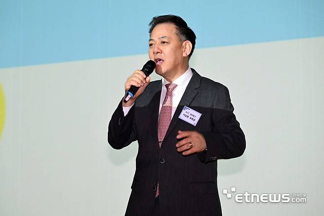 미래와 소프트웨어 전자신문, 숭실대 스파르탄SW교육원이 공동 주최하고 이티에듀 등이 주관한 '제9회 재단법인 미래와소프트웨어와 함께 하는 꿈찾기 캠프'가 19~20일 서울 동작구 숭실대학교에서 열렸다. 이상현 KCC정보통신 부회장이 축사를 하고 있다. 김민수기자 mskim@etnews.com